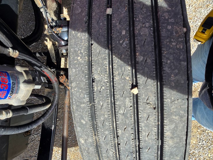 1997-peterbilt-377-image-37