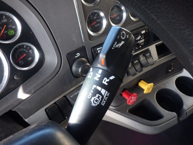 2020-kenworth-t680-image-18