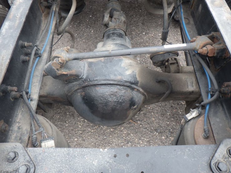 2013-freightliner-cascadia-125-image-10