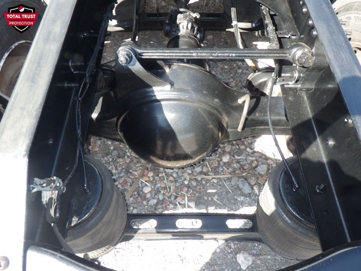 2021-volvo-vnl-760-image-9