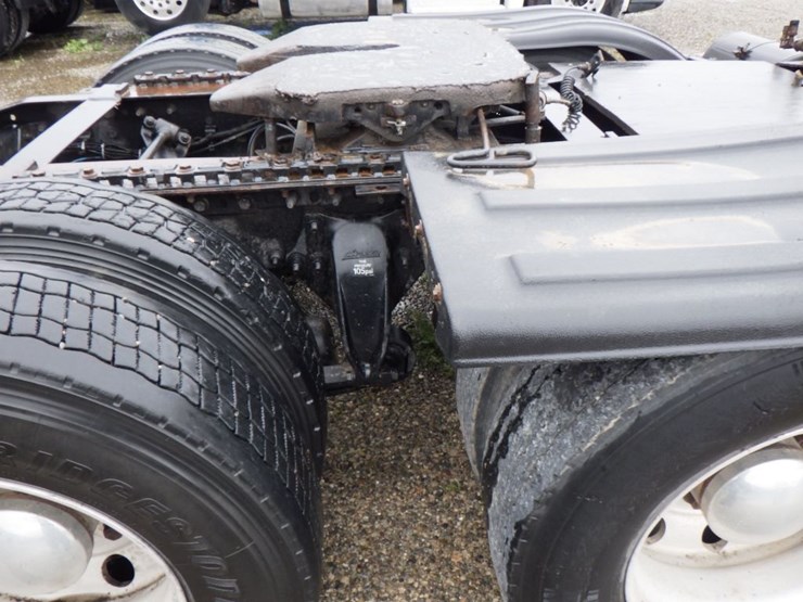 2016-freightliner-cascadia-125-image-6