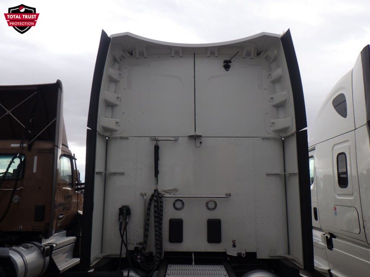 2022-peterbilt-579-image-10