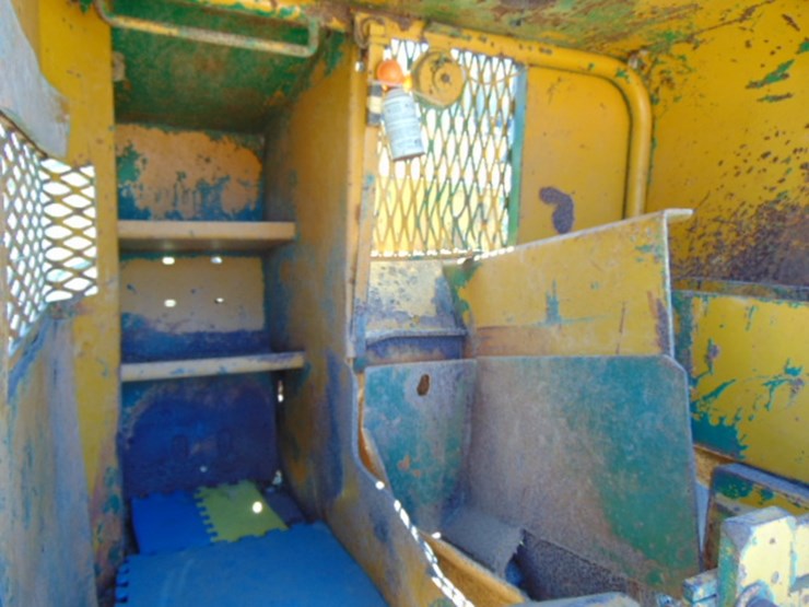 reynolds-f050-pull-type-tree-planter-image-4