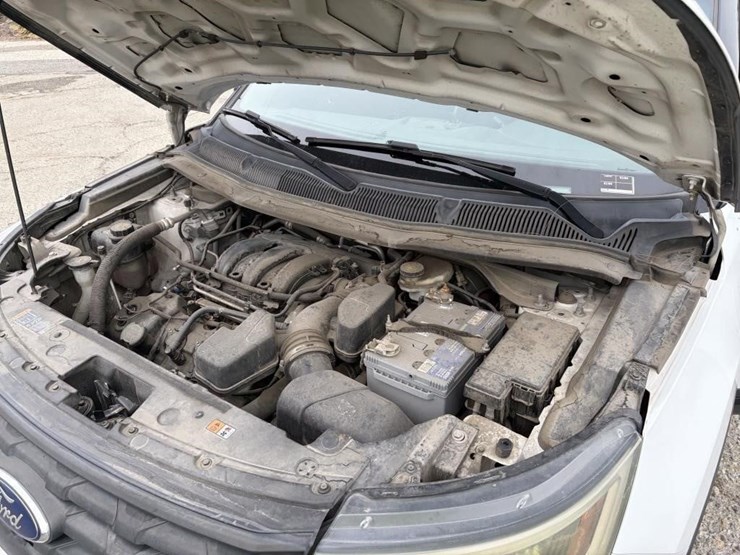 2016-ford-explorer-image-6