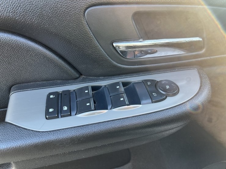 2009-chevrolet-tahoe-image-28