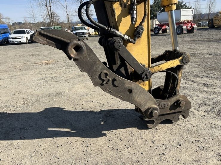 2004-deere-225c-lc-image-11