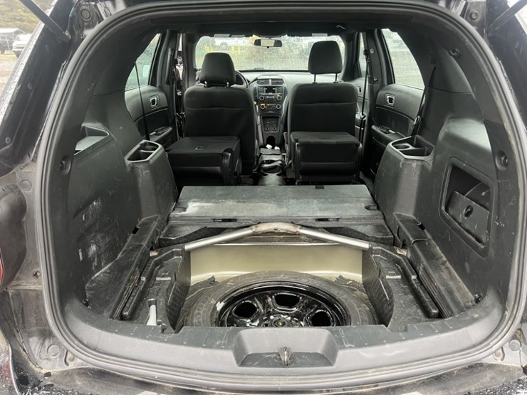 2017-ford-explorer-image-21