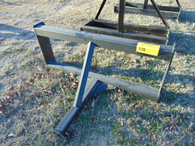 skid-steer-receiver-hitch-image-1