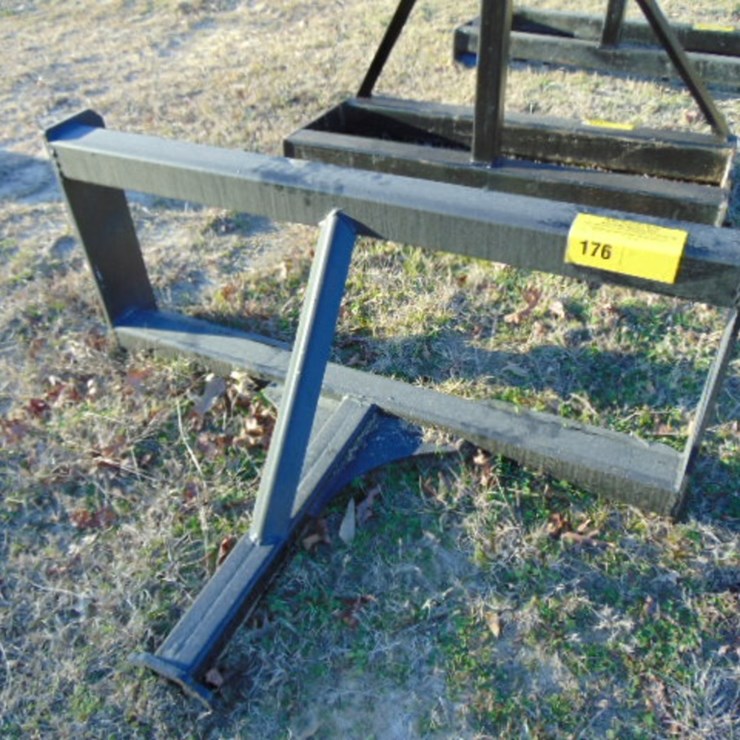 SKID STEER RECEIVER HITCH