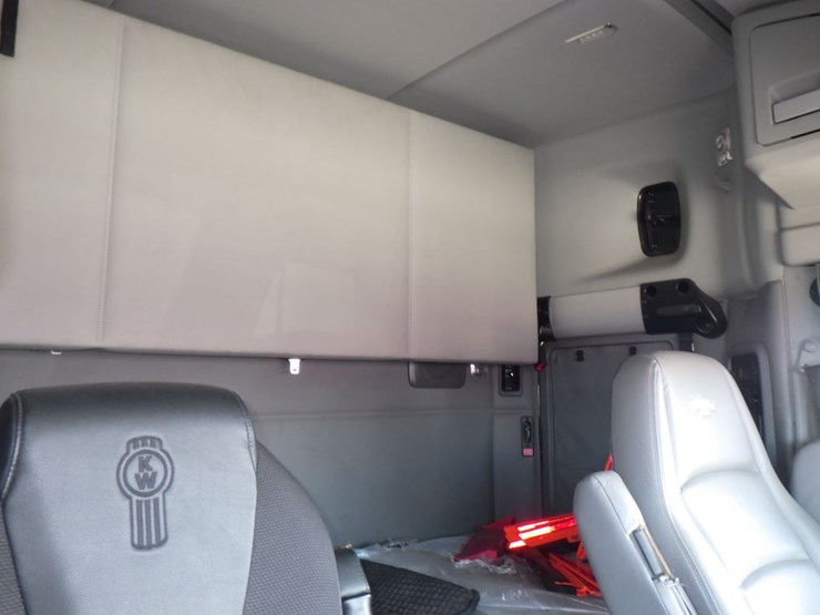 2020-kenworth-t680-image-4