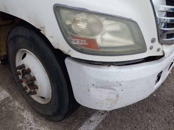 2006-hino-268-image-4