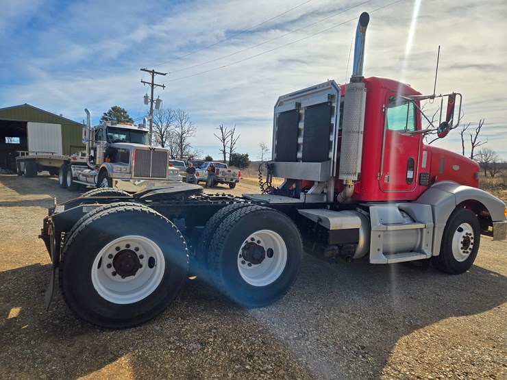 1997-peterbilt-377-image-18