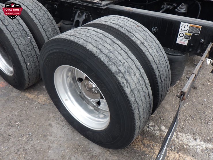 2022-kenworth-t680-image-12