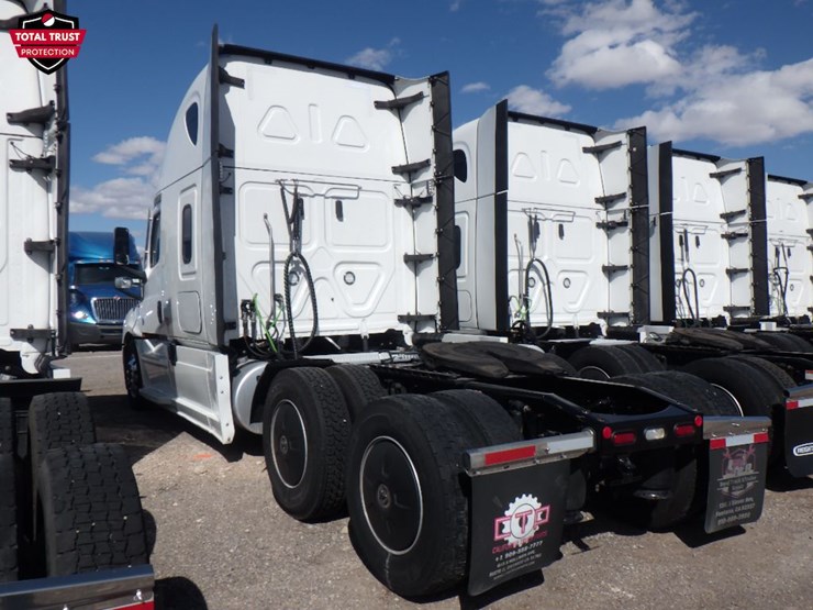 2024-freightliner-cascadia-126-image-13