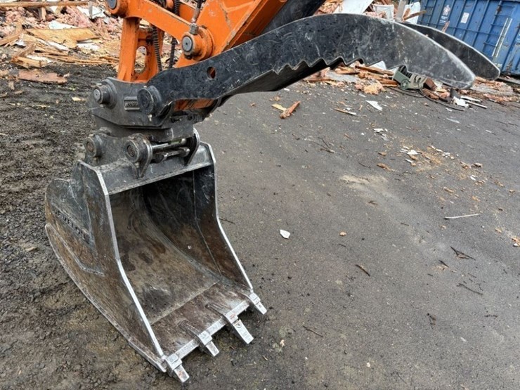 2022-doosan-dx85r-3-image-18