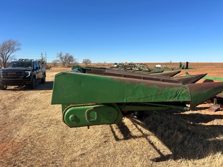 john-deere-845-image-8