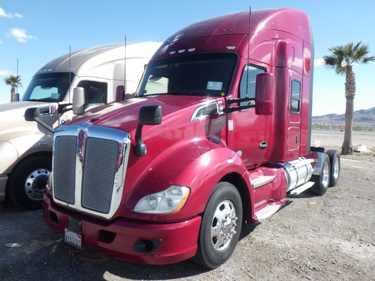 2020-kenworth-t680-image-1
