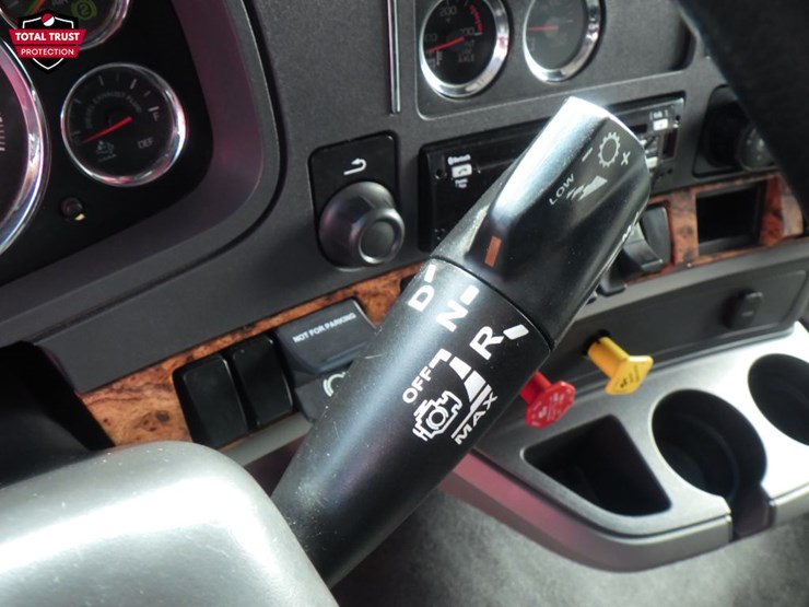 2020-kenworth-t680-image-16