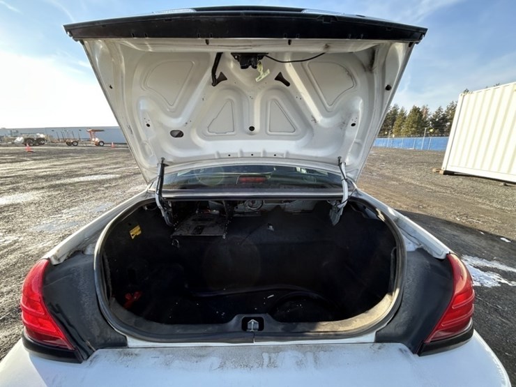 2007-ford-crown-victoria-sedan-image-23