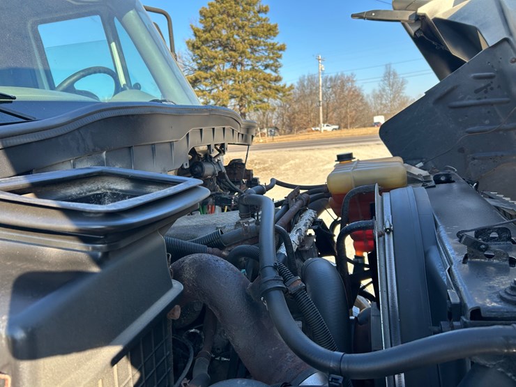 2013-international-durastar-4400-image-97