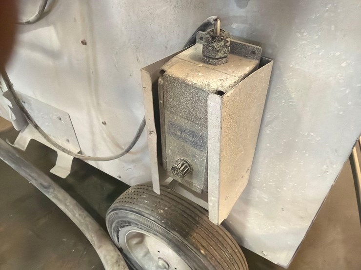 l.b.-white-premier-350df-heater-image-9