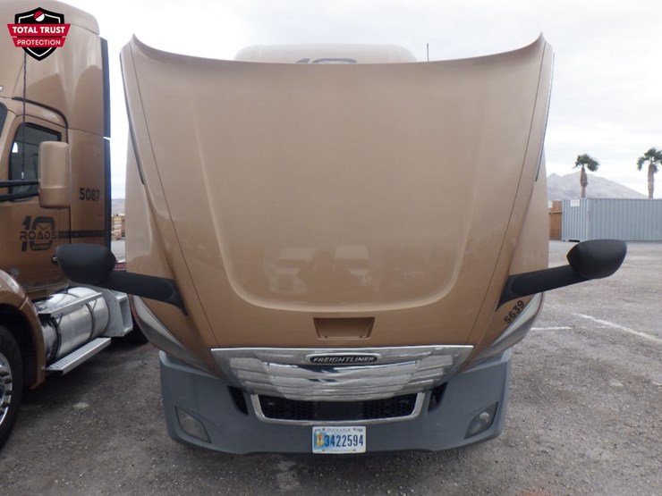 2023-freightliner-cascadia-126-image-23