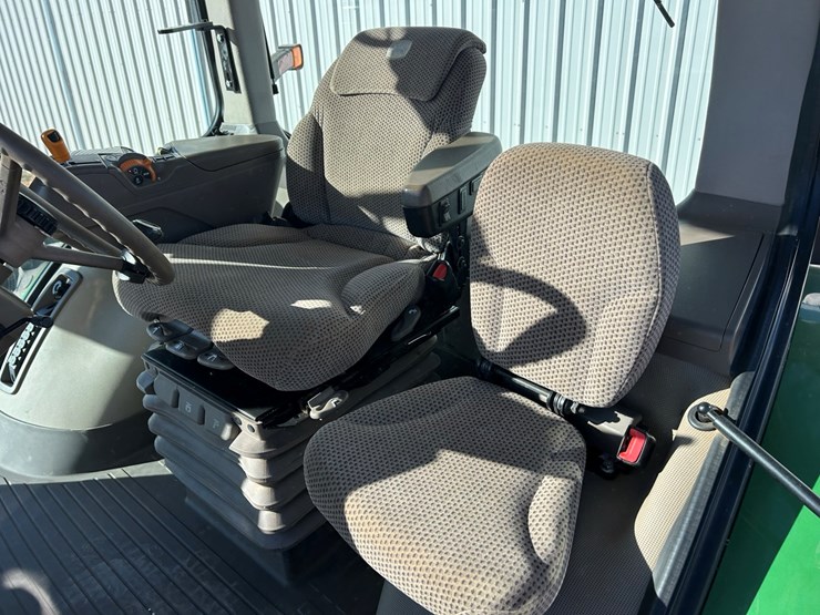 2020-john-deere-8345r-image-27