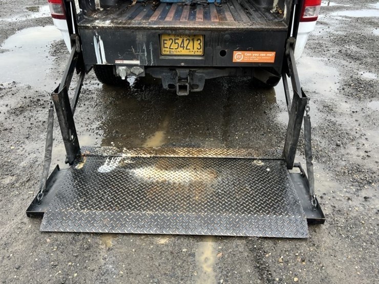 2011-gmc-sierra-extra-cab-pickup-image-23