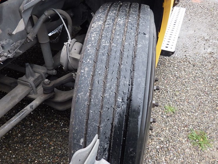 2022-freightliner-cascadia-126-image-17