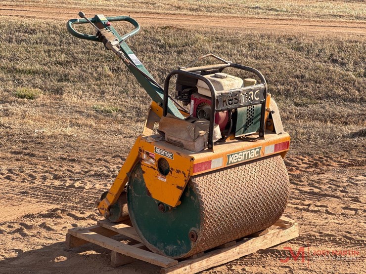 kesmacktr30-walk-behind-roller-image-1