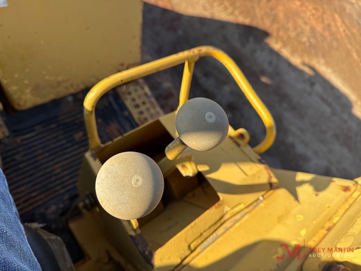 1991-caterpillar-953-image-16