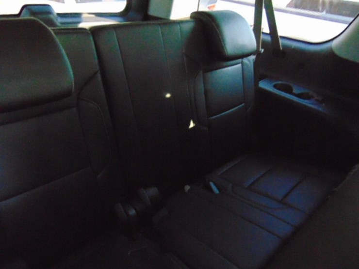 2018-chevrolet-suburban-image-5