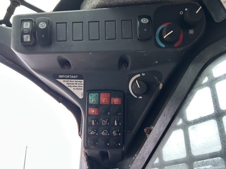 2023-deere-317g-image-26