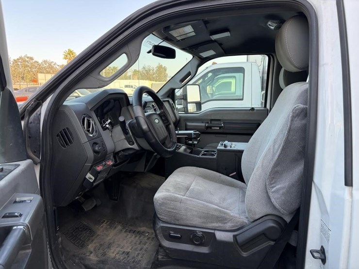 2012-ford-f550-image-10