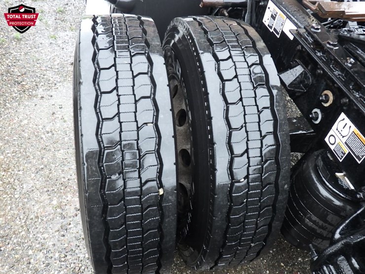 2022-kenworth-t680-image-17