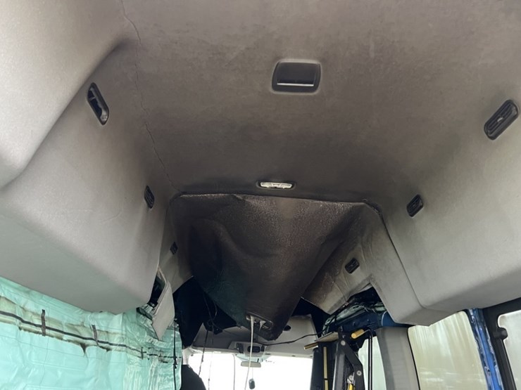 2019-ford-transit-image-19