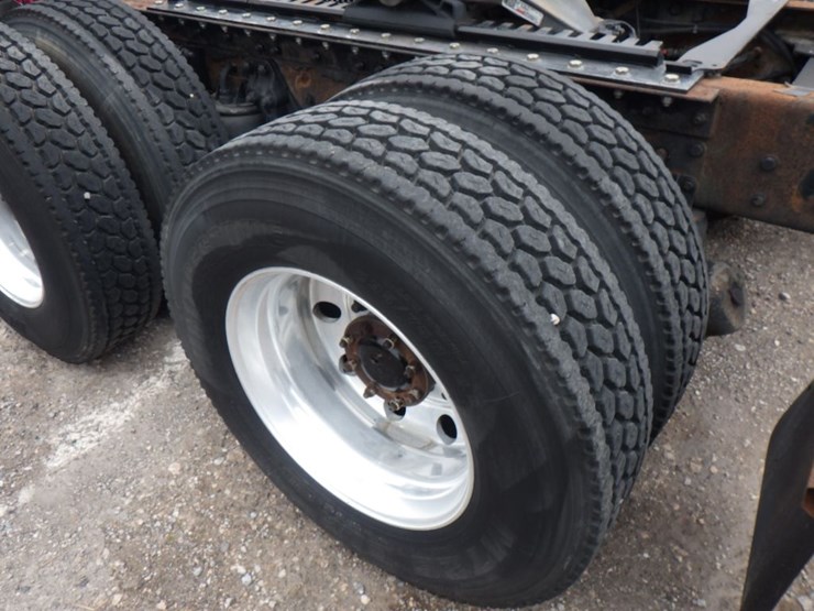 2014-kenworth-t660-image-17