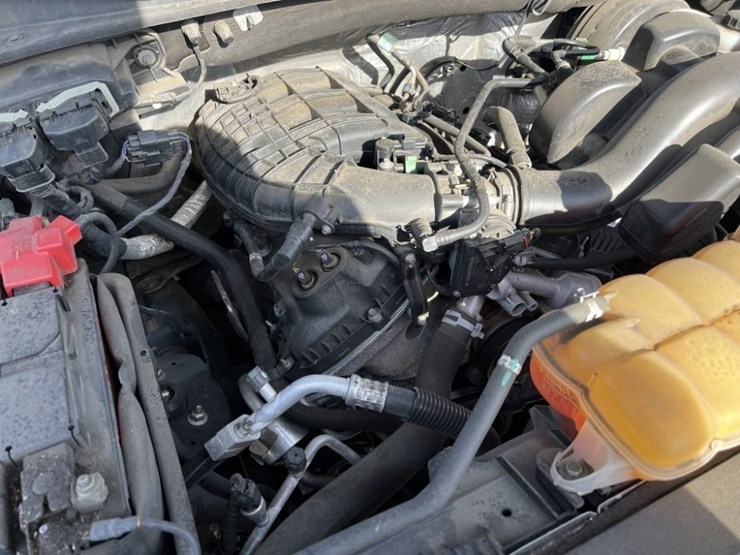 2015-ford-f150-xl-image-11