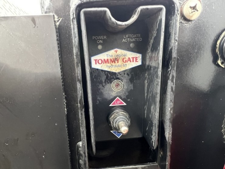 2011-gmc-sierra-extra-cab-pickup-image-21