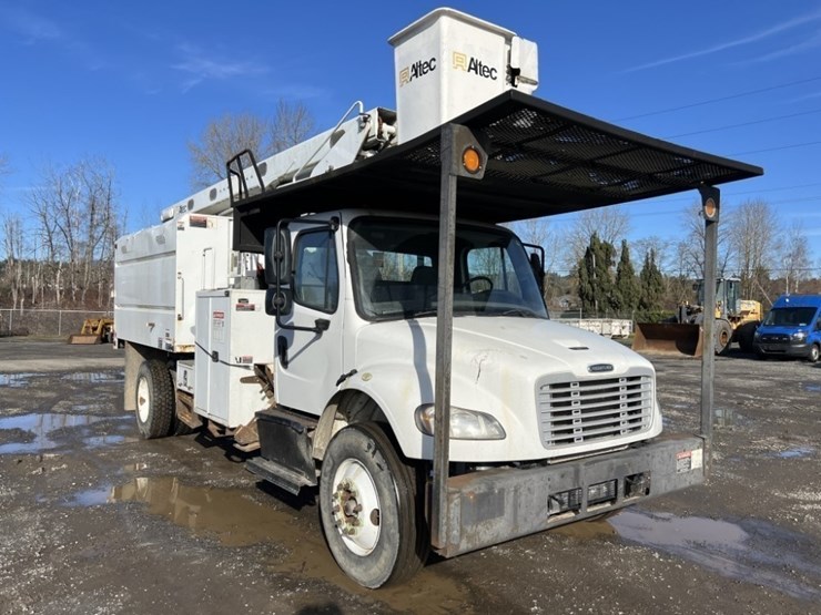 2015-freightliner-m2-s/a-bucket-truck-image-2
