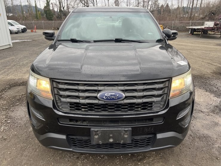 2017-ford-explorer-image-8