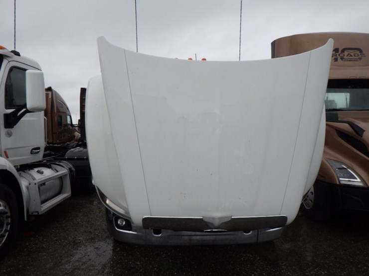 2017-peterbilt-579-image-21