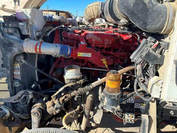 2016-peterbilt-365-image-9