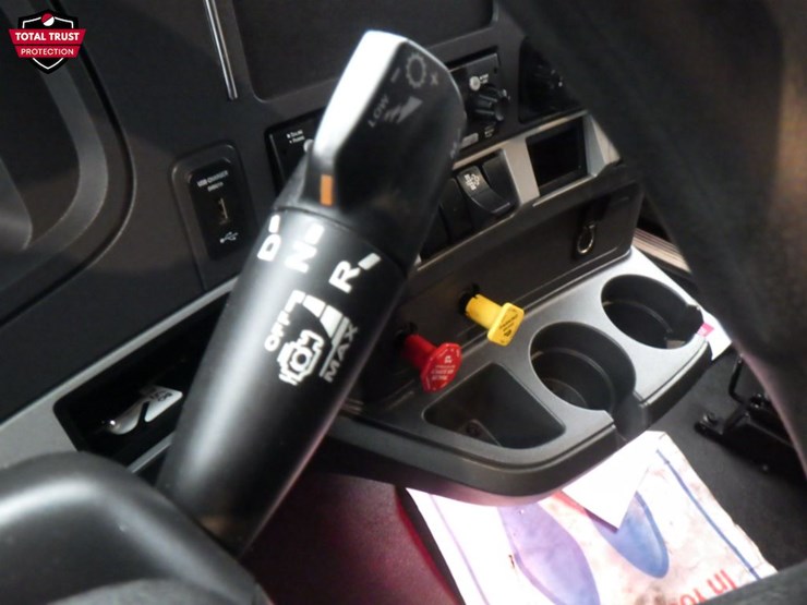 2022-kenworth-t680-image-16