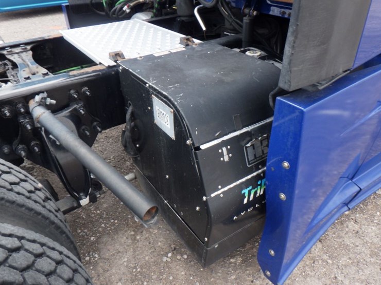 2019-freightliner-cascadia-126-image-7