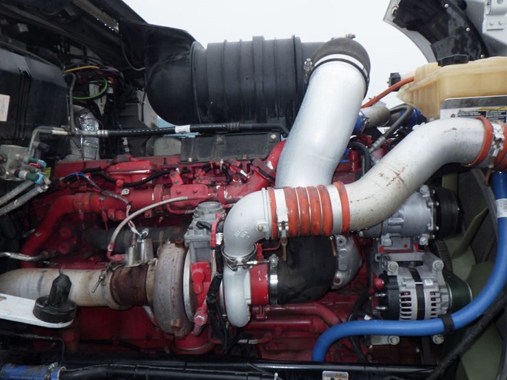 2014-kenworth-t660-image-23