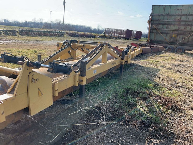 brandt-8-row-38"-folding-hipper-roller-image-5