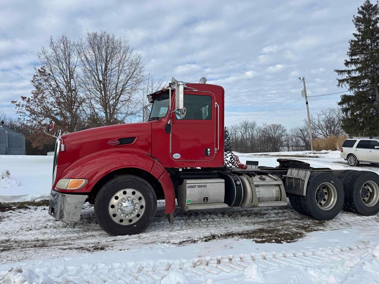 2012-peterbilt-386-image-2