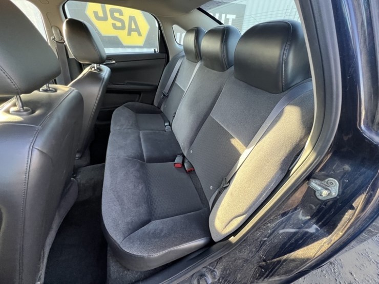2011-chevrolet-impala-sedan-image-19