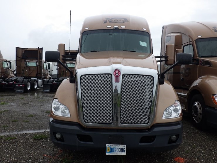 2022-kenworth-t680-image-2